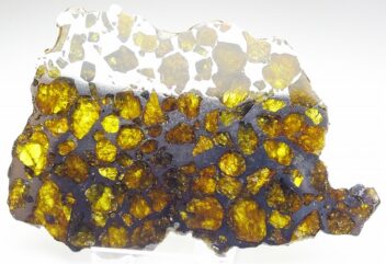 石鉄隕石 パラサイト隕石 の商品一覧- 株式会社エヌズミネラル ｜鉱物 