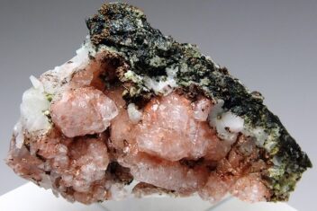 カルサイト の商品一覧- 株式会社エヌズミネラル ｜鉱物標本・隕石標本 