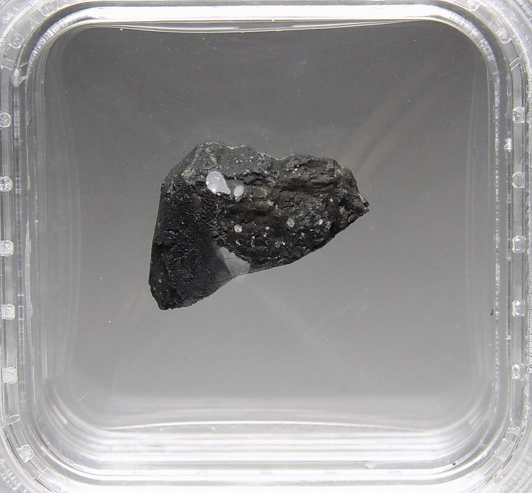 Tarda 炭素質石質隕石(C2-ung) 735 1.14g - 鉱物標本・隕石標本販売の