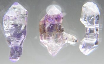 ⭐究極レア!!!　イブナ隕石　標本　小 新着標本 - 鉱物標本・隕石標本販売のWeb専門店 エヌズミネラル