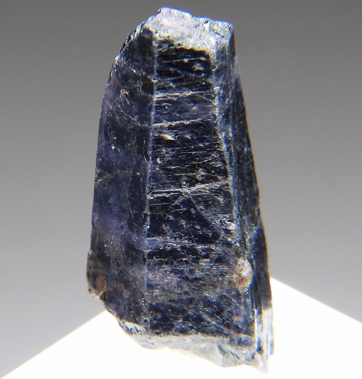 サファイア 684(蛍光) タンザニア - 鉱物標本・隕石標本販売のWeb専門