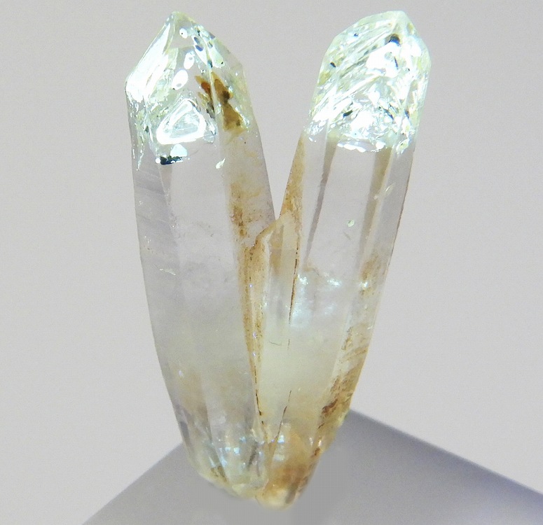オイル入り水晶 725(蛍光) マダガスカル - 鉱物標本・隕石標本販売の