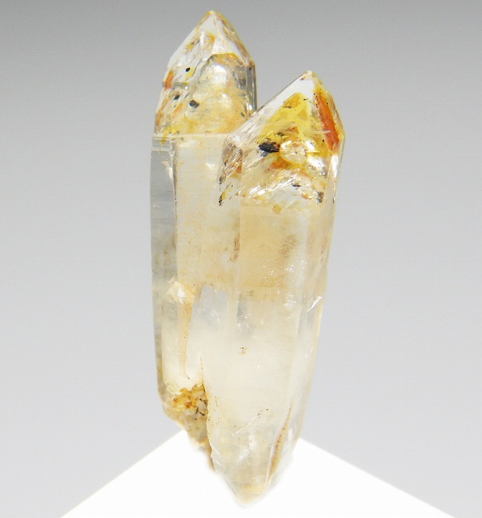 オイル入り水晶 725(蛍光) マダガスカル - 鉱物標本・隕石標本販売の