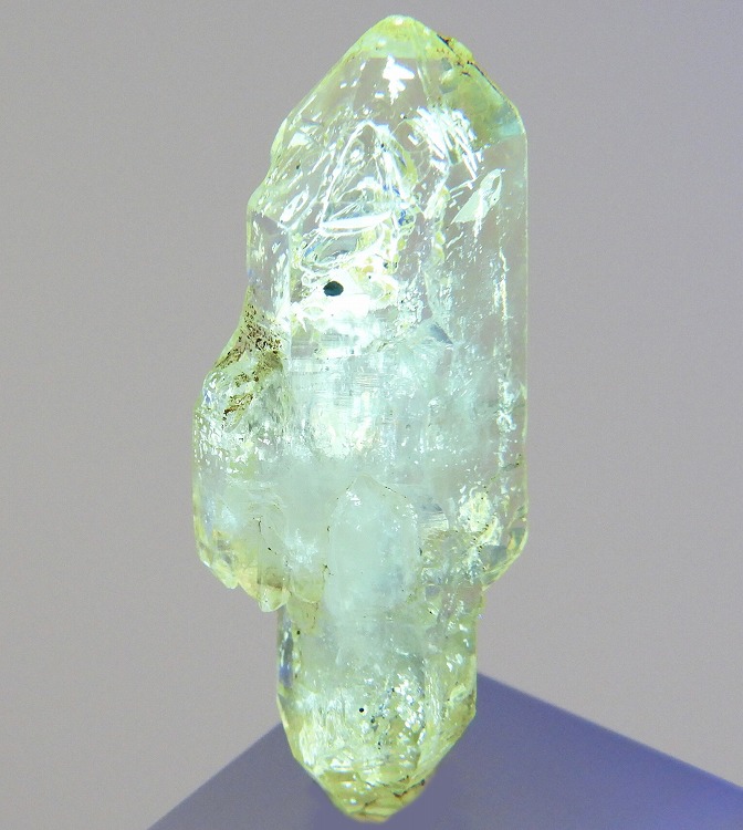 オイル入り水晶 728(蛍光) マダガスカル - 鉱物標本・隕石標本販売の