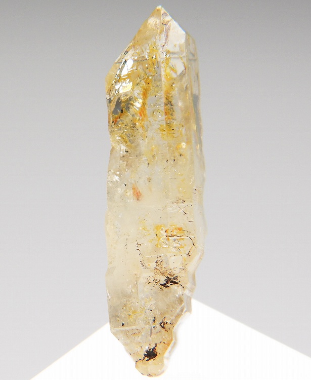 オイル入り水晶 728(蛍光) マダガスカル - 鉱物標本・隕石標本販売の
